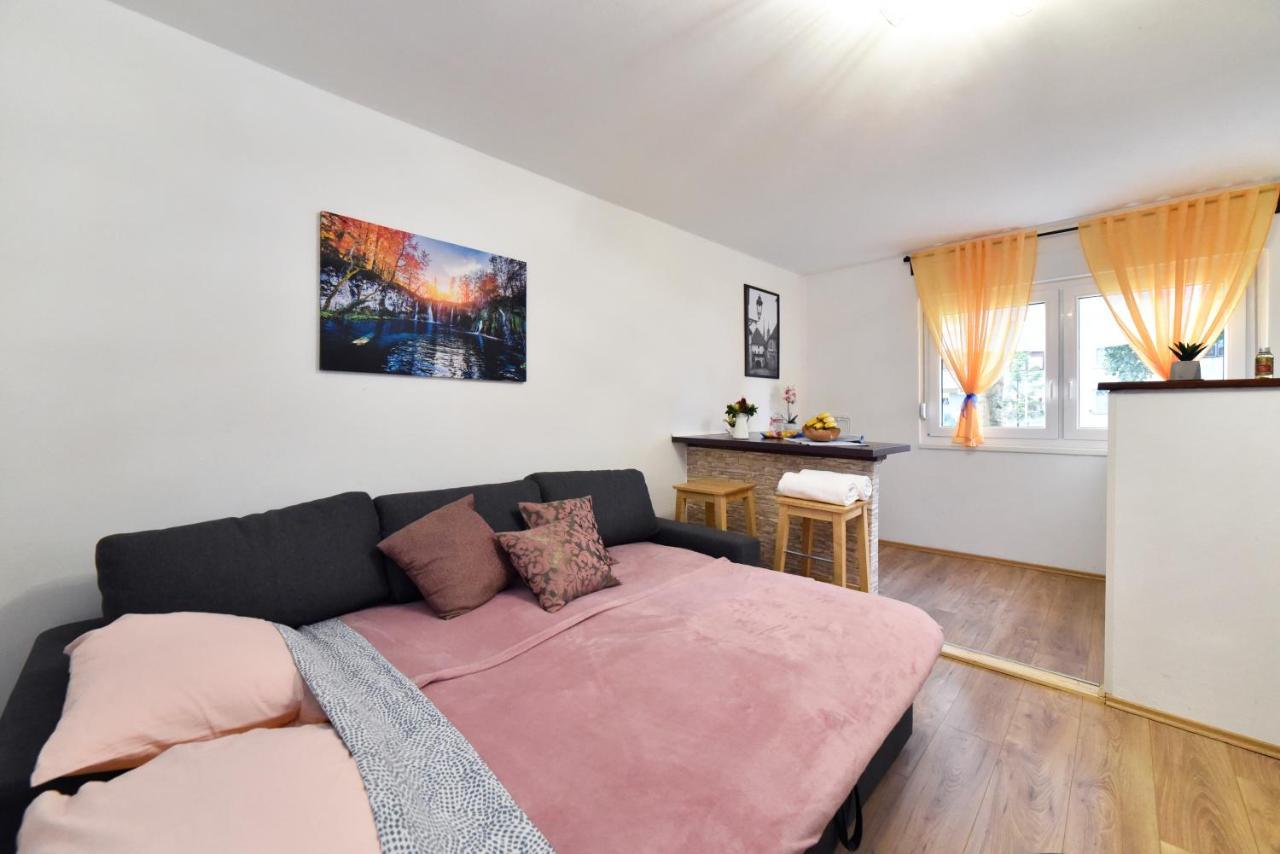Studio Apartment Aneta Zagreb Exteriör bild